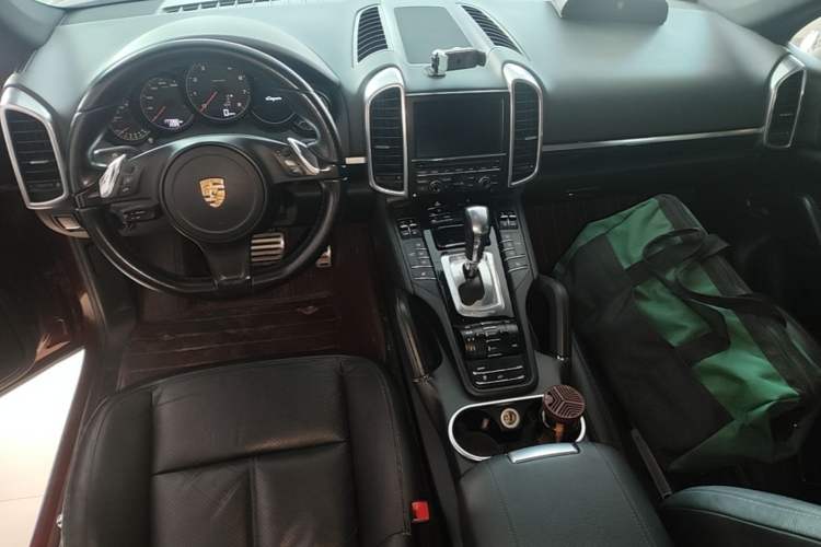 Used Porsche Cayenne 2011 Cayenne 3.0T Center Console