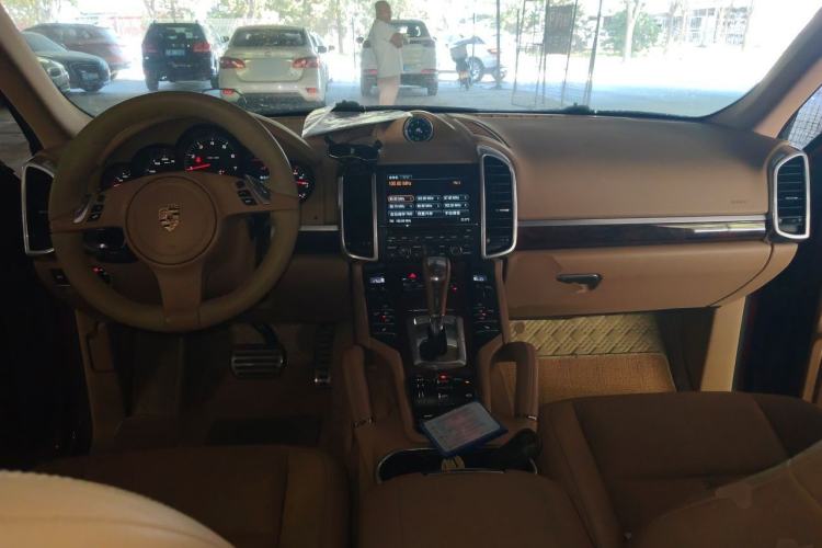Used Porsche Cayenne 2011 Cayenne 3.0T Center Console