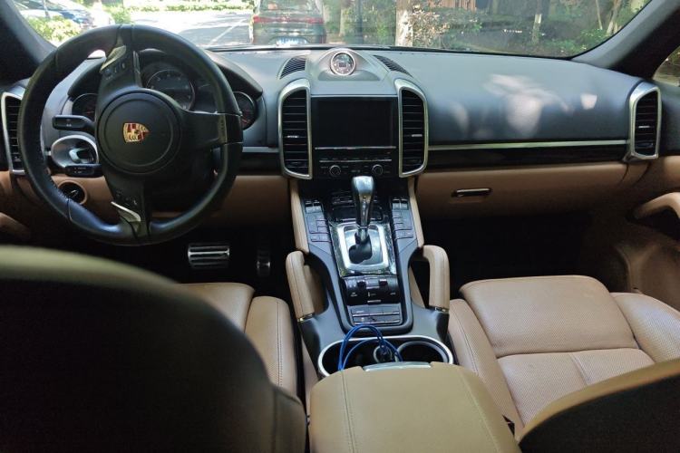 Used Porsche Cayenne 2011 Cayenne 3.0T Center Console