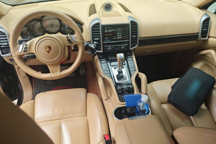 Used Porsche Cayenne 2011 Cayenne S 4.8L Center Console