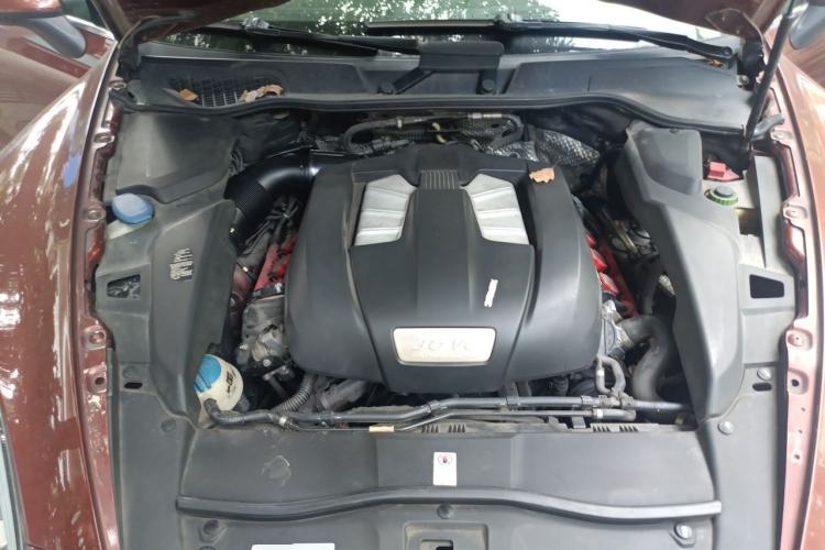 Used Porsche Cayenne 2011 Cayenne 3.0T Engine Bay