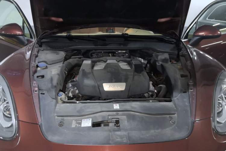 Used Porsche Cayenne 2011 Cayenne 3.0T Engine Bay