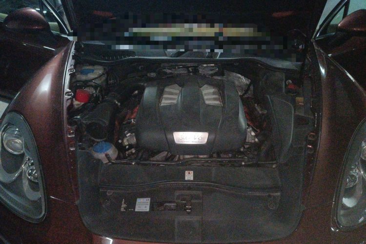 Used Porsche Cayenne 2011 Cayenne 3.0T Engine Bay