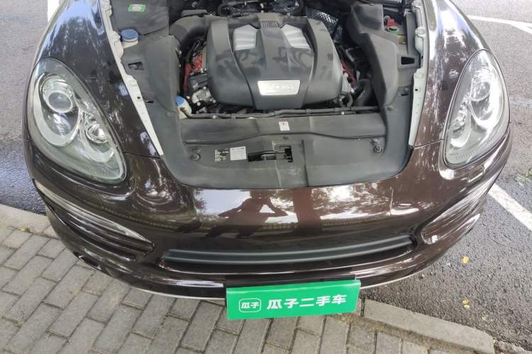 Used Porsche Cayenne 2011 Cayenne 3.0T Engine Bay