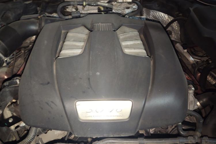 Used Porsche Cayenne 2011 Cayenne 3.0T Engine Bay