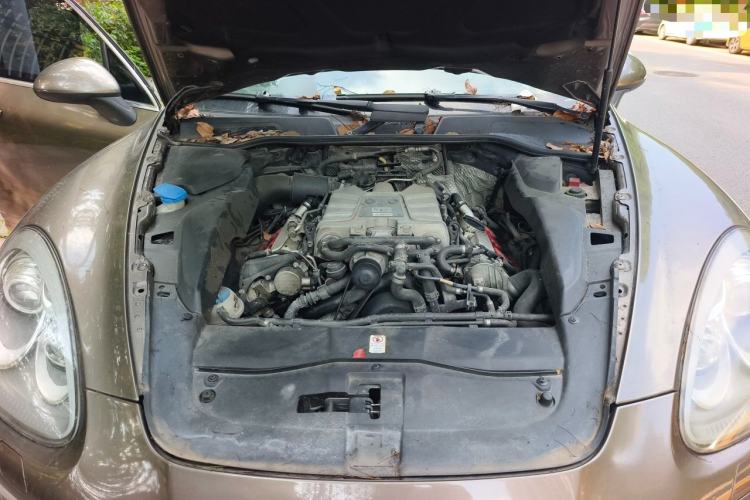 Used Porsche Cayenne 2011 Cayenne 3.0T Engine Bay