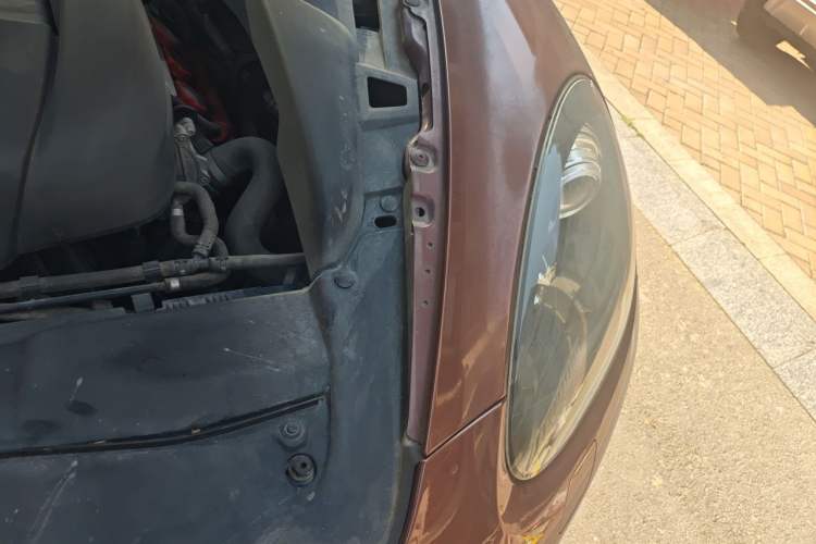 Used Porsche Cayenne 2011 Cayenne 3.0T Engine Bay Left