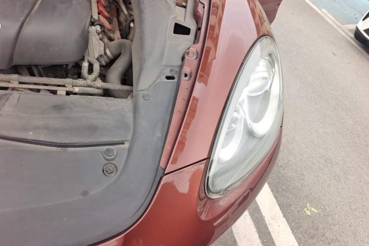 Used Porsche Cayenne 2011 Cayenne 3.0T Engine Bay Left