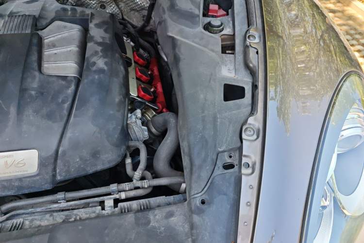 Used Porsche Cayenne 2011 Cayenne 3.0T Engine Bay Left