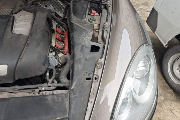 Used Porsche Cayenne 2011 Cayenne 3.0T Engine Bay Left