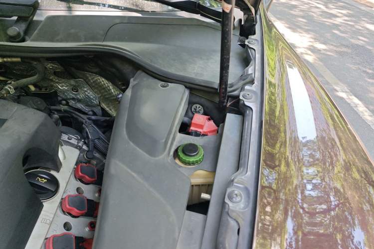 Used Porsche Cayenne 2011 Cayenne 3.0T Engine Bay Left
