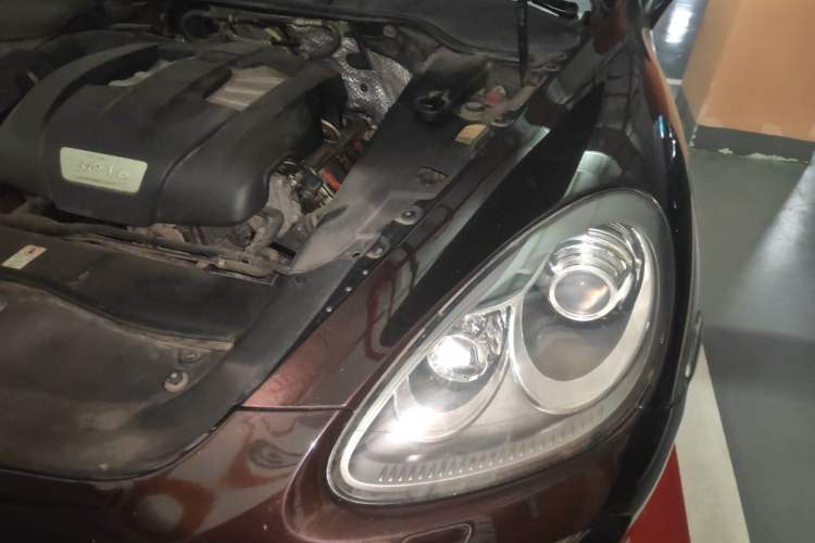 Used Porsche Cayenne 2011 Cayenne 3.0T Engine Bay Left