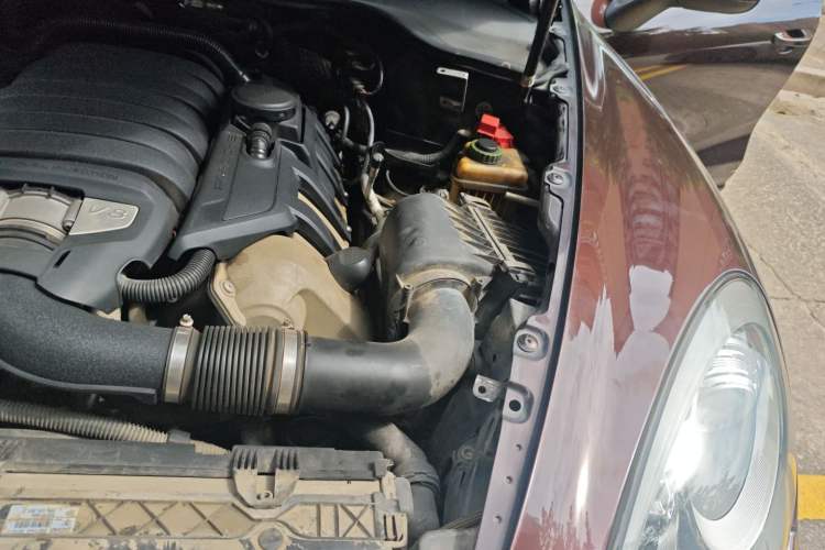 Used Porsche Cayenne 2011 Cayenne S 4.8L Engine Bay Left