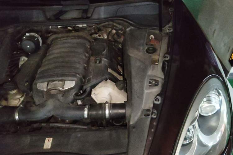 Used Porsche Cayenne 2011 Cayenne S 4.8L Engine Bay Left