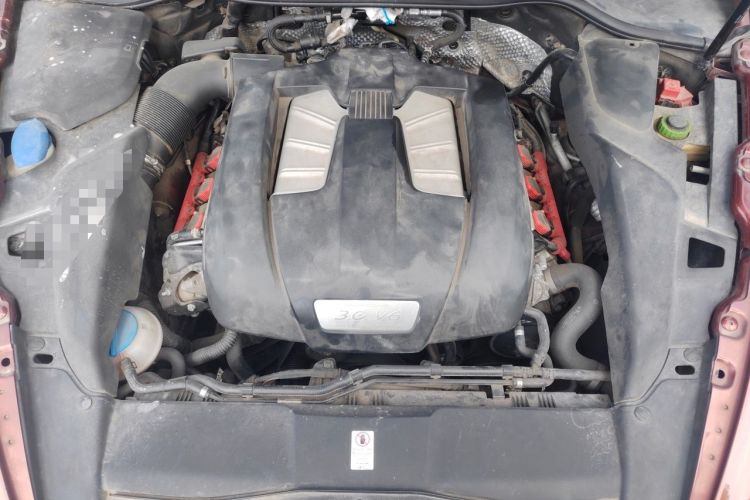 Used Porsche Cayenne 2011 Cayenne 3.0T Engine Bay