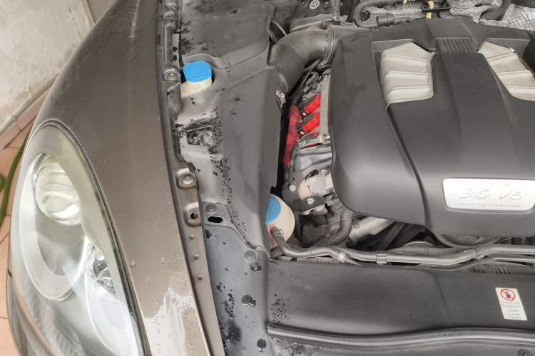 Used Porsche Cayenne 2011 Cayenne 3.0T Engine Bay Right