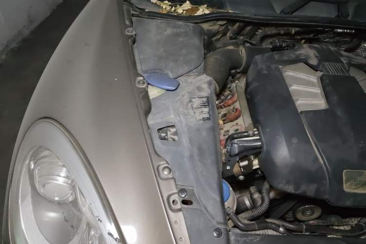 Used Porsche Cayenne 2011 Cayenne 3.0T Engine Bay Right