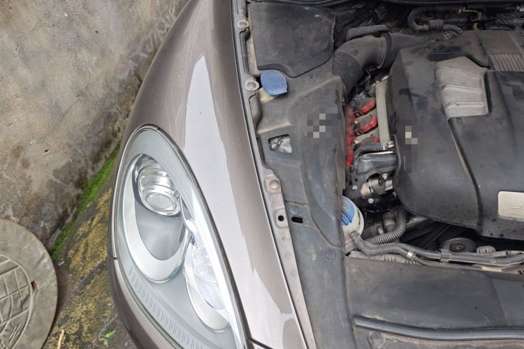 Used Porsche Cayenne 2011 Cayenne 3.0T Engine Bay Right