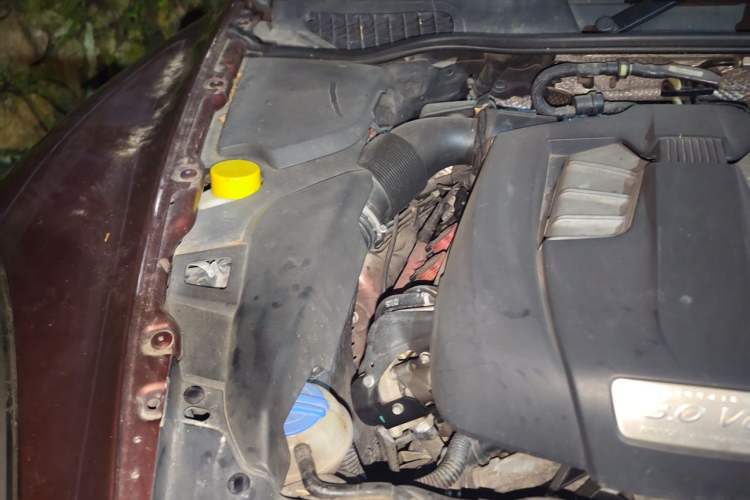 Used Porsche Cayenne 2011 Cayenne 3.0T Engine Bay Right