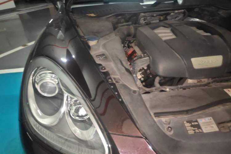 Used Porsche Cayenne 2011 Cayenne 3.0T Engine Bay Right