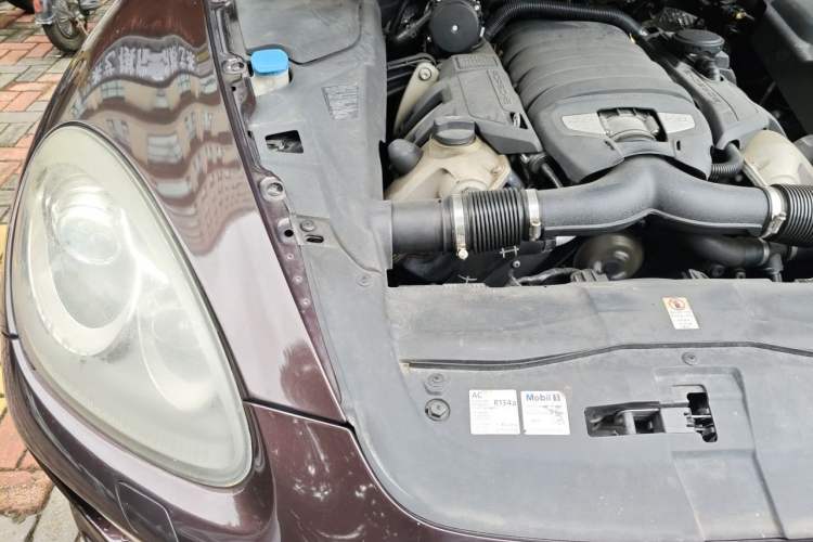 Used Porsche Cayenne 2011 Cayenne S 4.8L Engine Bay Right