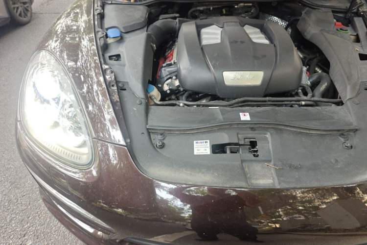 Used Porsche Cayenne 2011 Cayenne 3.0T Engine Bay Right