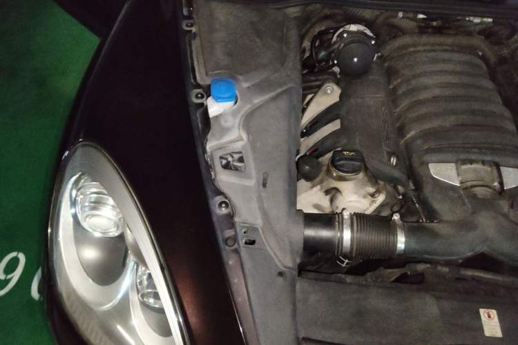 Used Porsche Cayenne 2011 Cayenne S 4.8L Engine Bay Right