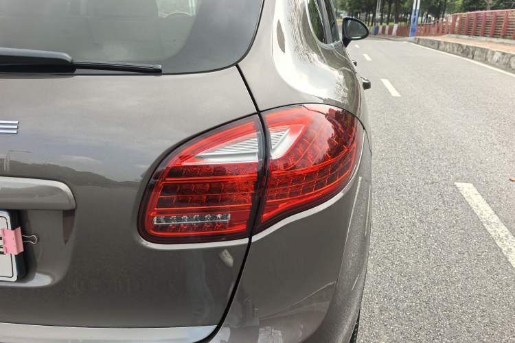 Used Porsche Cayenne 2011 Cayenne 3.0T Exterior 9