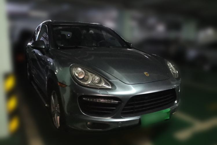 Used Porsche Cayenne 2011 3.6L automatic transmission U.S. specification Front Right 45 Deg