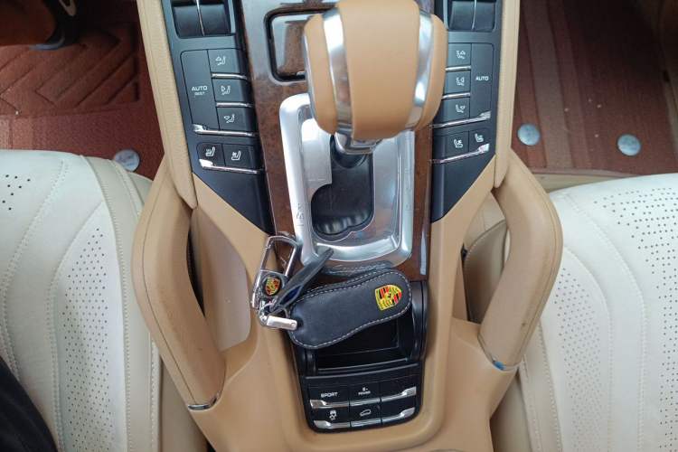 Used Porsche Cayenne 2011 Cayenne S Hybrid 3.0T Gear Lever