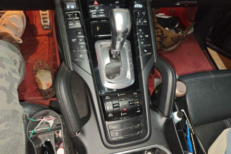 Used Porsche Cayenne 2011 Cayenne 3.0T Gear Lever