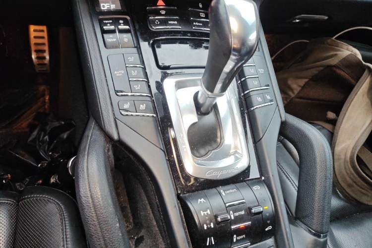 Used Porsche Cayenne 2011 Cayenne 3.0T Gear Lever