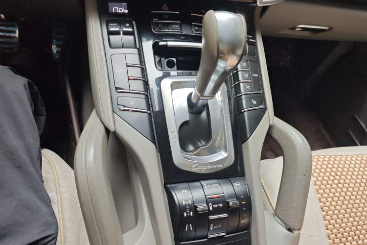Used Porsche Cayenne 2011 Cayenne 3.0T Gear Lever