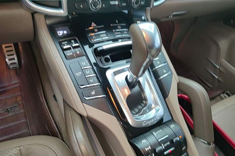 Used Porsche Cayenne 2011 Cayenne 3.0T Gear Lever