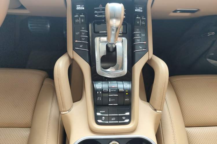Used Porsche Cayenne 2011 Cayenne 3.0T Gear Lever
