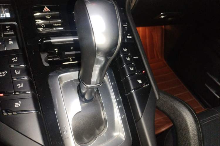 Used Porsche Cayenne 2011 Cayenne 3.0T Gear Lever