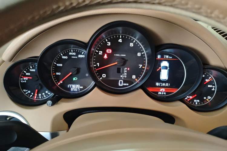 Used Porsche Cayenne 2011 Cayenne 3.0T Instrument Cluster