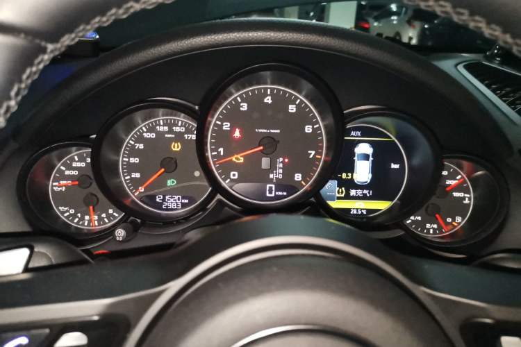 Used Porsche Cayenne 2011 3.6L automatic transmission U.S. specification Instrument Cluster