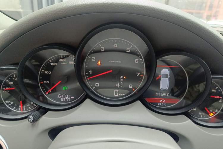 Used Porsche Cayenne 2011 Cayenne 3.0T Instrument Cluster