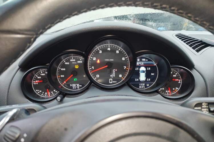Used Porsche Cayenne 2011 Cayenne 3.0T Instrument Cluster