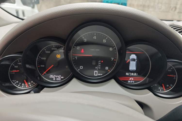 Used Porsche Cayenne 2011 Cayenne 3.0T Instrument Cluster