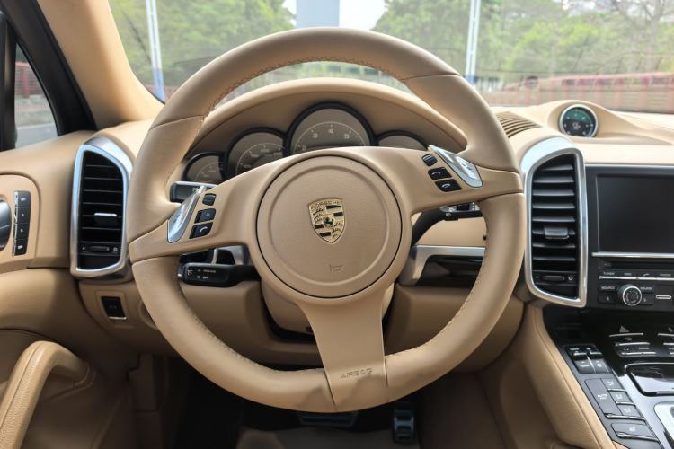 Used Porsche Cayenne 2011 Cayenne 3.0T Interior 11