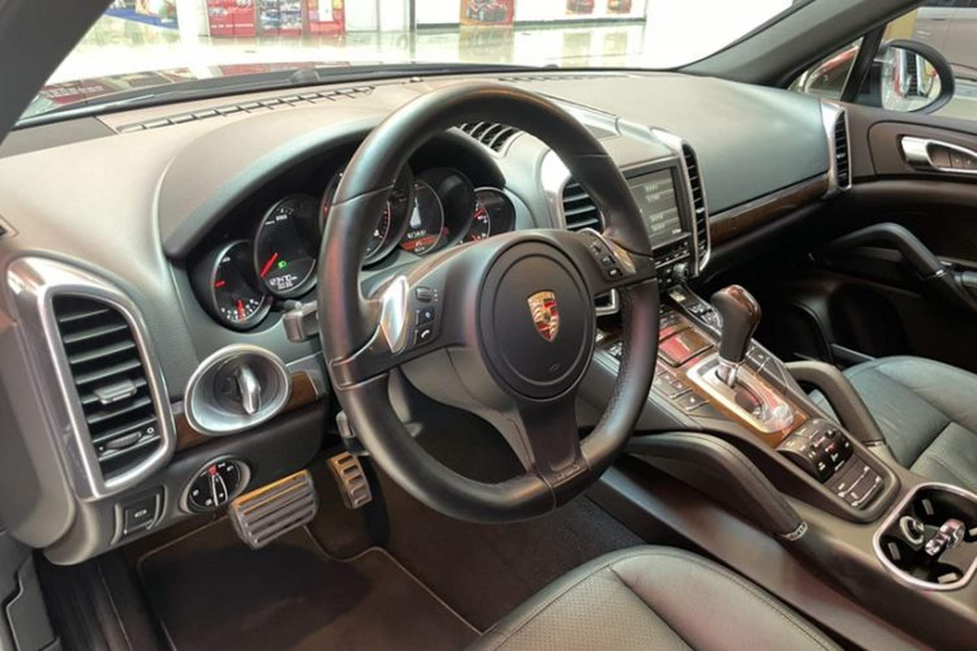 Used Porsche Cayenne 2011 Cayenne 3.0T Interior 3