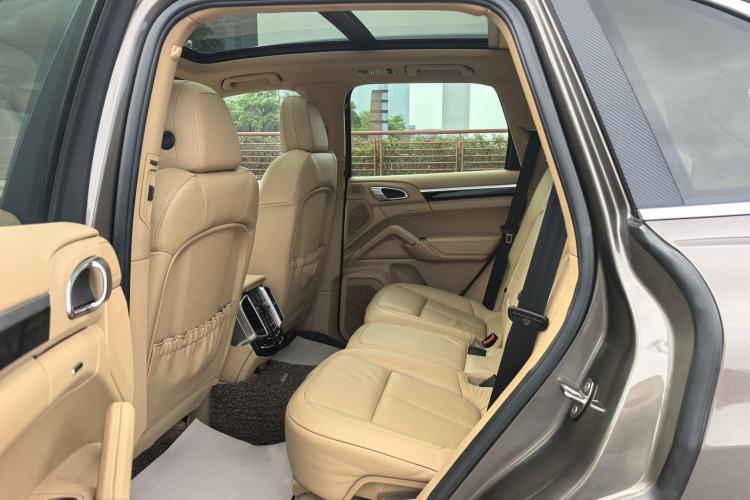 Used Porsche Cayenne 2011 Cayenne 3.0T Interior 3