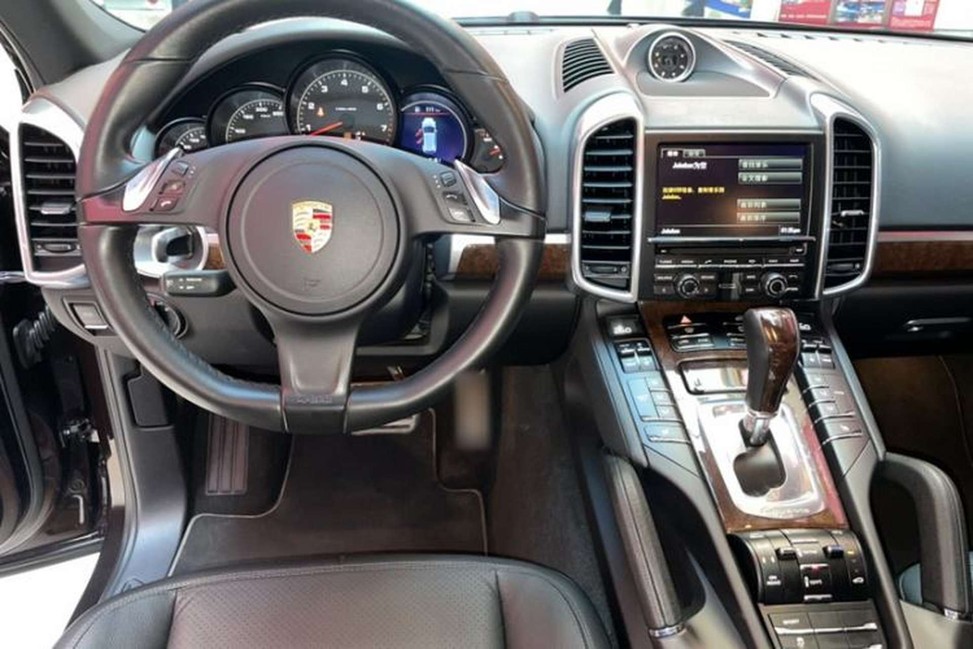 Used Porsche Cayenne 2011 Cayenne 3.0T Interior 4