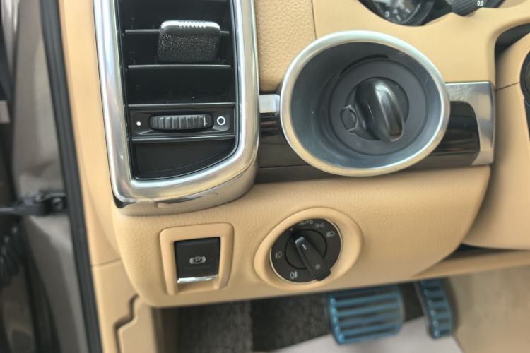 Used Porsche Cayenne 2011 Cayenne 3.0T Interior 7