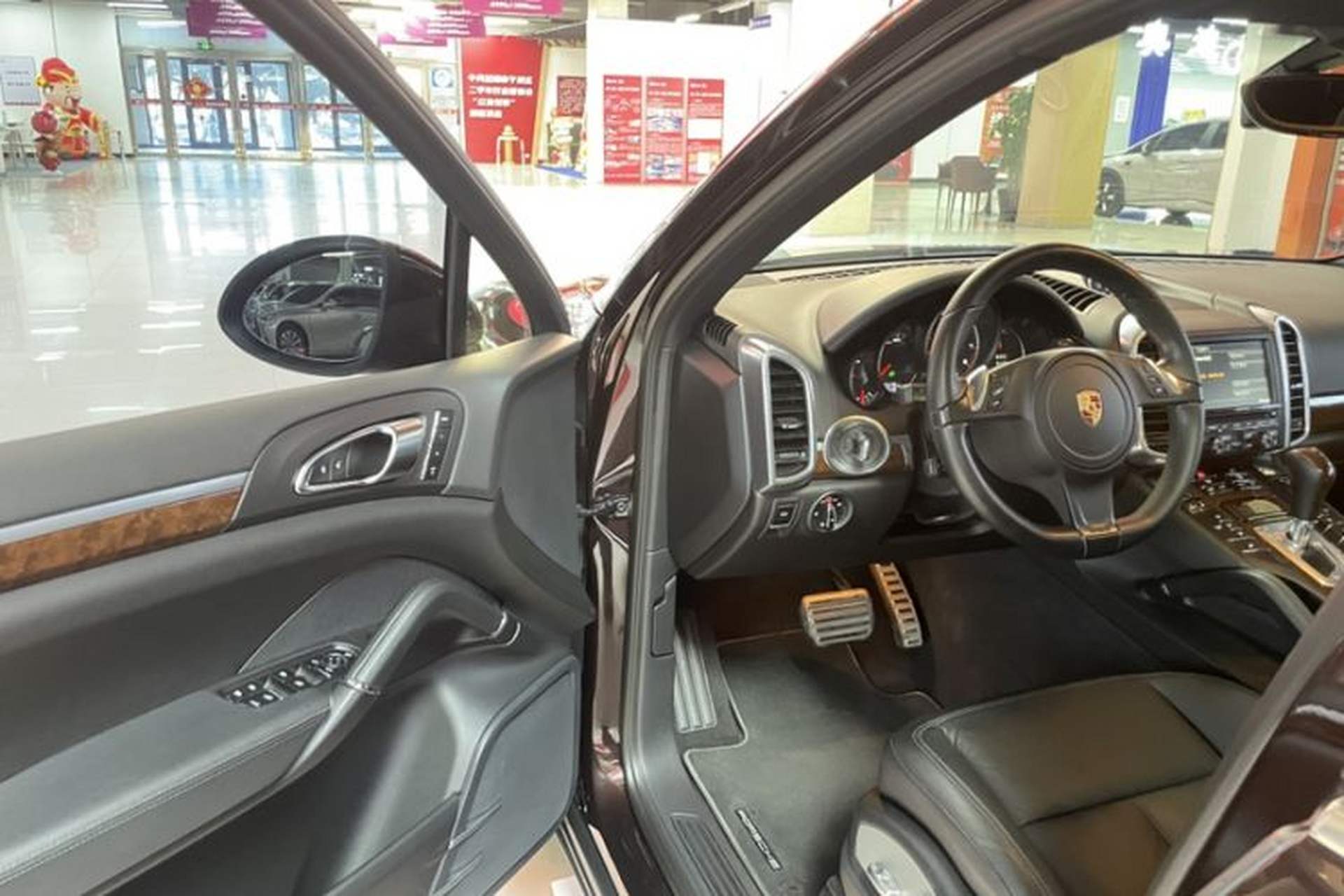 Used Porsche Cayenne 2011 Cayenne 3.0T Interior 9