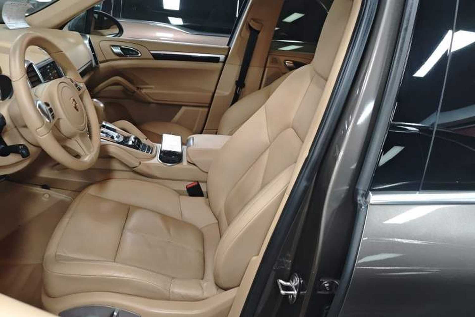 Used Porsche Cayenne 2011 Cayenne 3.0T Left Front Seat