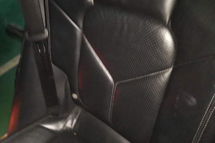 Used Porsche Cayenne 2011 3.6L automatic transmission U.S. specification Left Rear Seat