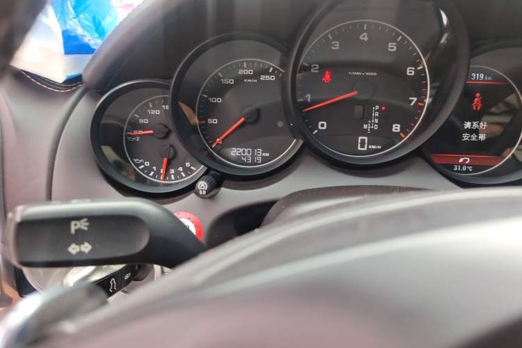 Used Porsche Cayenne 2011 Cayenne 3.0T Odometer Close Up